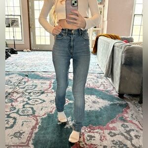 Abercrombie & Fitch 90’s Slim Straight Ultra High Rise Size 24 00R perfect cond